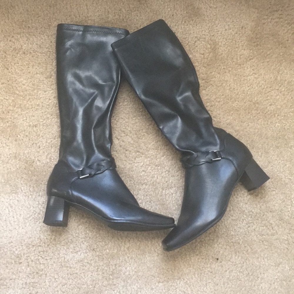 🎇Woman riding boots🎇